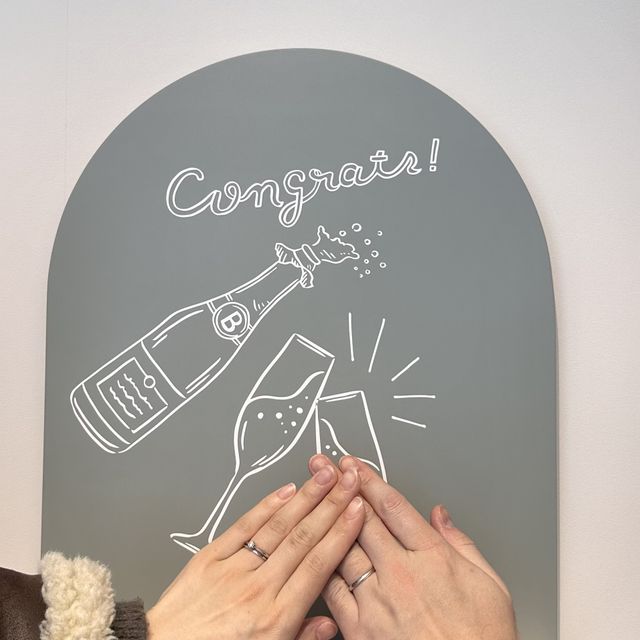 【ENUOVE(イノーヴェ)の口コミ】 婚約指輪との重ね付けを重視してシンプルなデザインのものがいいなと思い…