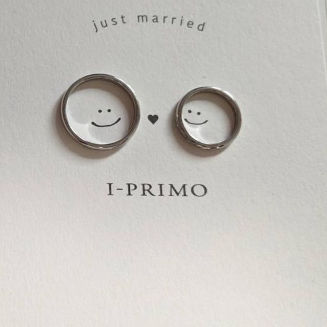 【アイプリモ(I-PRIMO)の口コミ】 斜めのラインとダイヤが斜めに並んでいて、シンプルであまり主張しないデ…