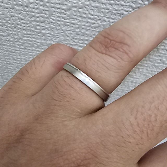 【宝寿堂(ほうじゅどう)の口コミ】 指輪に溝があり、片方はマット加工を入れることが出来ました。プラチナで8…
