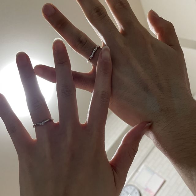 【TOWA(永遠)の口コミ】 v字に一目惚れしました。指が女性は細く見え、綺麗に見えます。男性の場合…