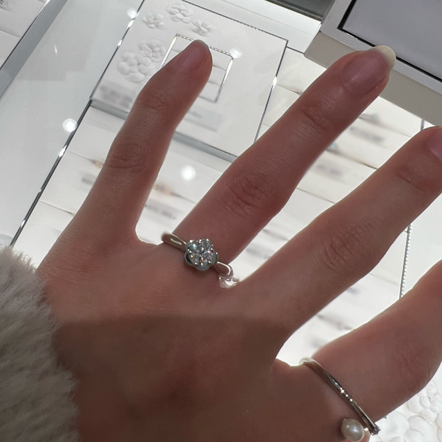 【シャネル(CHANEL)の口コミ】 婚約指輪についてどのようなデザインがいいかイメージを湧かせるためにい…