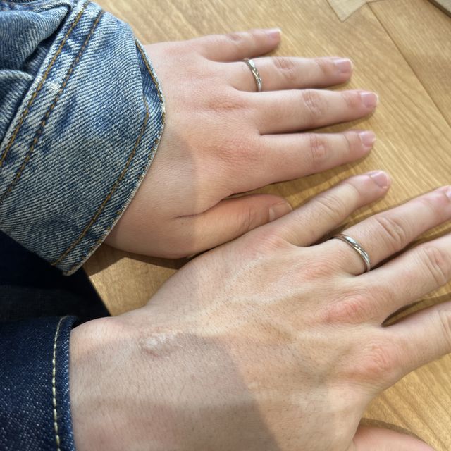 【出雲結(いずもゆい)の口コミ】 デザインは「風結」を選びました。2人ともどんな服装にも似合うシンプルな…