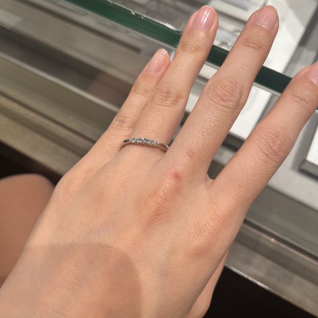 【アイプリモ(I-PRIMO)の口コミ】 正面から見た時にダイヤモンドとプラチナ両方の美しさが見えるところが気…