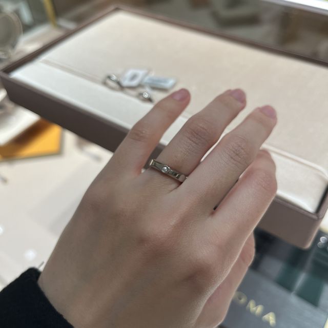 【ブルガリ(BVLGARI)の口コミ】 デザイン性のある形でパートナーの指にもに合っていたので気に入りました…