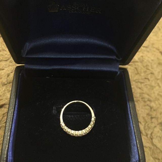 【ROYAL ASSCHER(ロイヤル・アッシャー)の口コミ】 もともと友人が購入していて初めてブランドの存在を知りました。ダイヤモ…