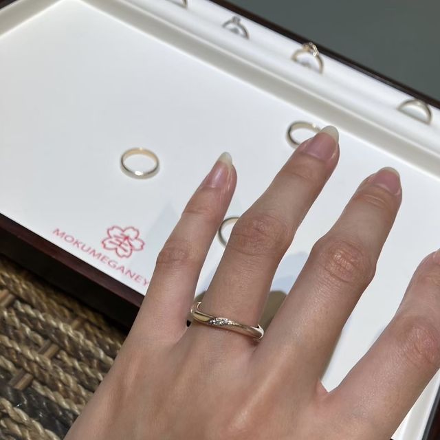 【杢目金屋(もくめがねや)の口コミ】 指輪のデザインは可愛い系のものが多く、和風な感じでした。
見る向きによ…