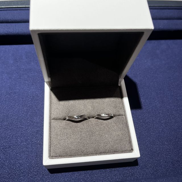 【One&Only(ワンアンドオンリー)の口コミ】 シンプルで飽きのこないデザインと形に良いなと思いました。ダイヤもあり…