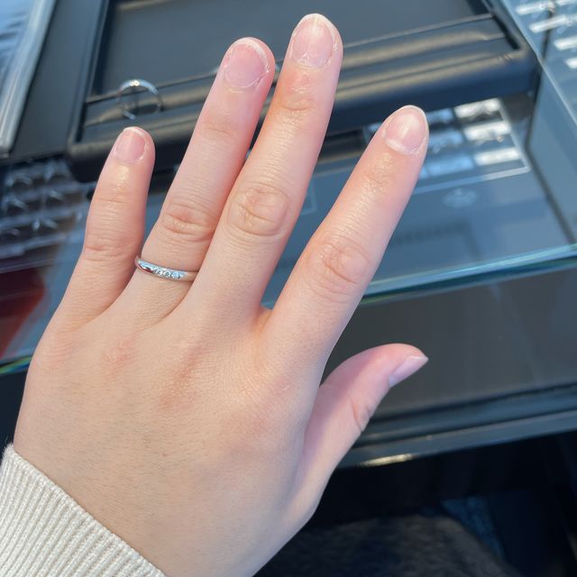 【エクセルコダイヤモンド(EXELCO DIAMOND)の口コミ】 指輪の付け心地がとても良く、滑らかに指に入っていく感覚で感動いたしま…