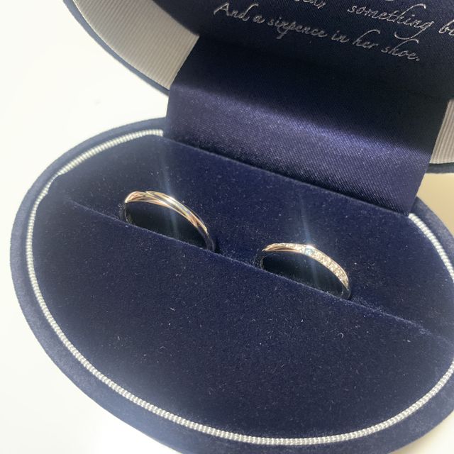【JKPLANET(JKプラネット)の口コミ】 指輪のデザインは形と光沢等を気にしながら選びました。
微妙な違いの指輪…