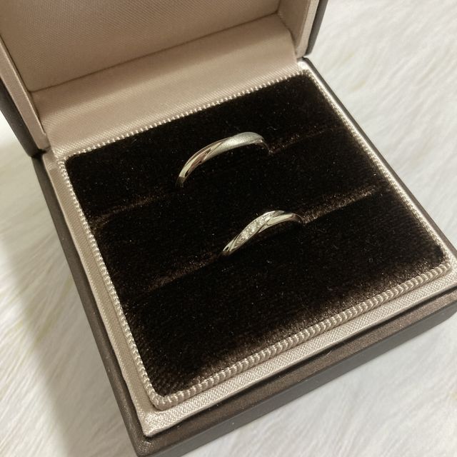 【アイプリモ(I-PRIMO)の口コミ】 人気のデザインだそうでウェーブの形で流れるような曲線が上品で、普段の…