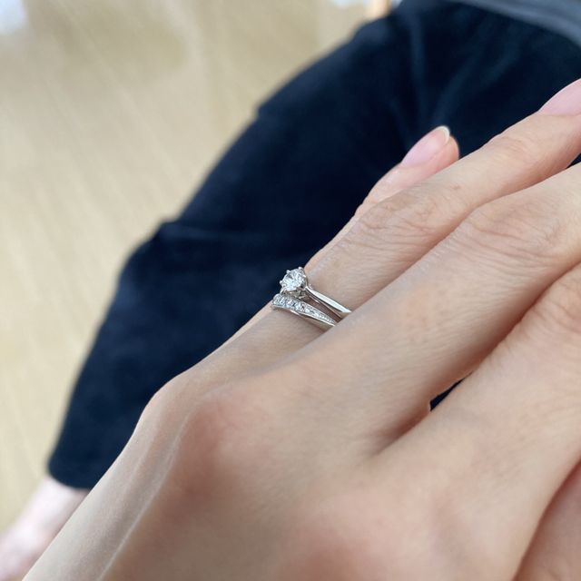 【ヴァンドーム青山(VENDOME AOYAMA)の口コミ】 高さのある一石のデザインに婚約指輪独特の特別感があって気に入っていま…