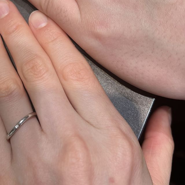 【アイプリモ(I-PRIMO)の口コミ】 
ゆるやかなウェーブの形で流れるような曲線がシンプル上品で、とても気に…