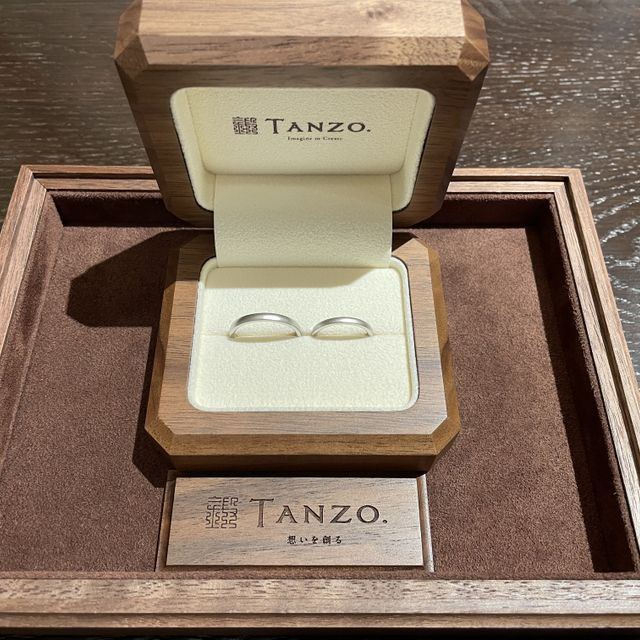【TANZO.(鍛造指輪)の口コミ】 サイズも指輪の太さも相談に乗ってもらえました。艶消しのデザインにした…