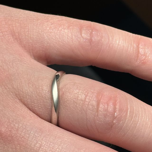 【銀座ダイヤモンドシライシの口コミ】 指輪を探す中で内甲丸というのがあることを知り、着け心地を比べたところ…