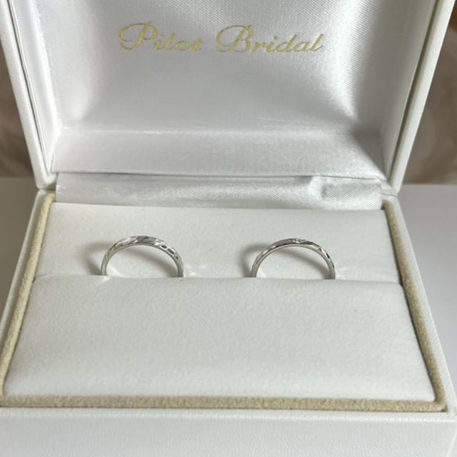 【PILOT BRIDAL(パイロットブライダル)の口コミ】 はめた瞬間に他のリングと違い、とても指なじみの良い形状になっているの…