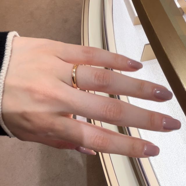 【カルティエ(Cartier)の口コミ】 いちばんシンプルな1895リングのピンクゴールドを試着しました。シンプル…