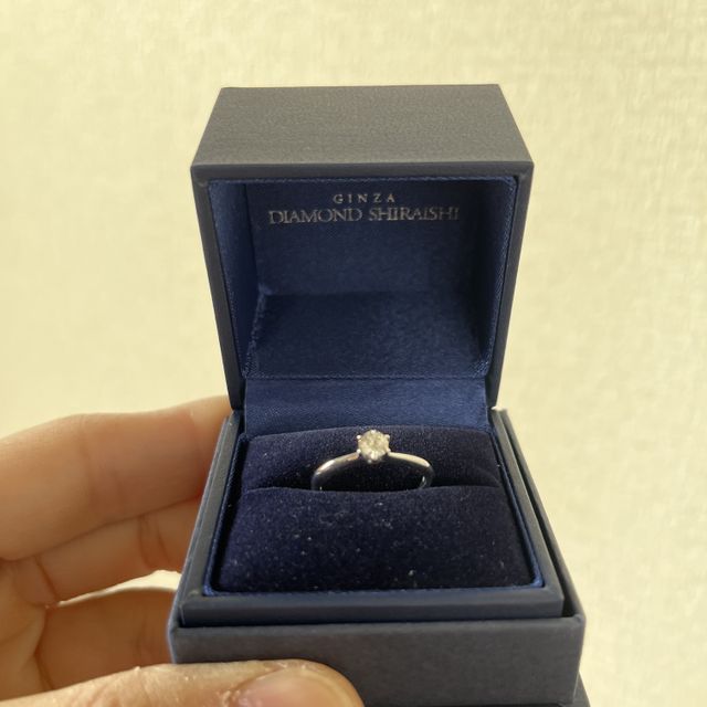 【銀座ダイヤモンドシライシの口コミ】 ダイヤモンドが最高級と言われており、とてもキラキラしていて相手に渡す…