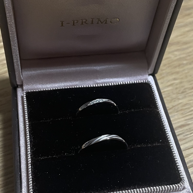 【アイプリモ(I-PRIMO)の口コミ】 夫婦で同じデザイン性のあるもので揃えました。ウェーブが手の形的に綺麗…
