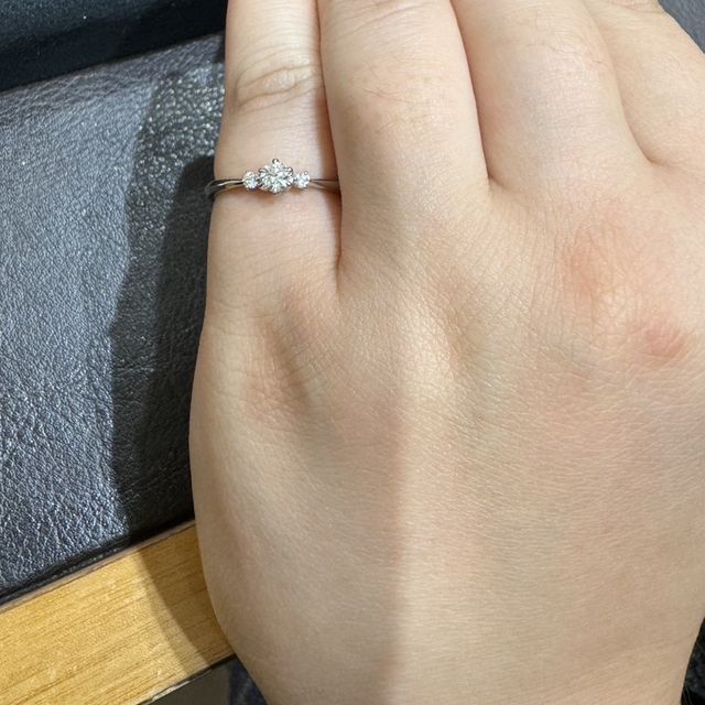 【TRECENTI(トレセンテ)の口コミ】 内甲丸という作りの指輪は着け心地に違和感がなく、着脱しやすい形状にな…