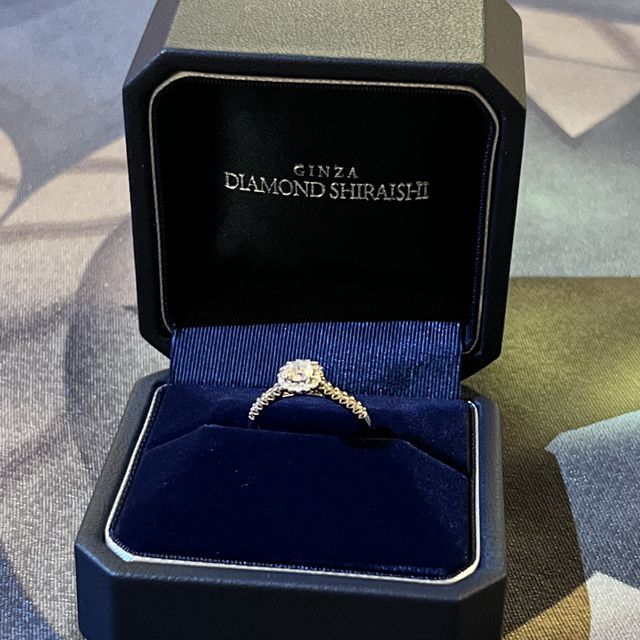 【銀座ダイヤモンドシライシの口コミ】 華やかなデザインで手元が明るくなります。ダイヤモンドが多いため華やか…