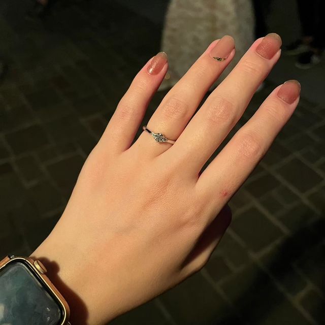 【エクセルコダイヤモンド(EXELCO DIAMOND)の口コミ】 シンプルで目立ちすぎず、ただダイヤモンドはめちゃくちゃ綺麗！
シンプル…