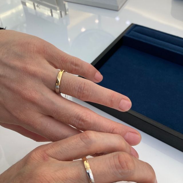 【4℃ BRIDAL(ヨンドシーブライダル)の口コミ】 コンビネーションを探しており、ネット検索で、
プラチナ、ピンクゴールド…