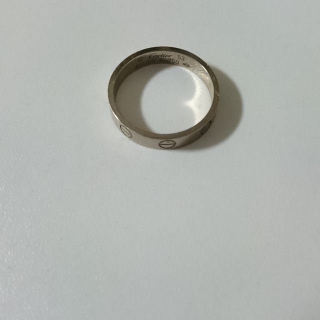 【カルティエ(Cartier)の口コミ】 結婚とはまだ無縁の高校生の頃に、このラブリングをしている夫婦を見て、…