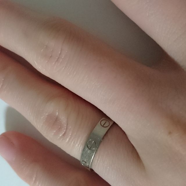 【カルティエ(Cartier)の口コミ】 結婚とはまだ無縁の高校生の頃に、このラブリングをしている夫婦を見て、…