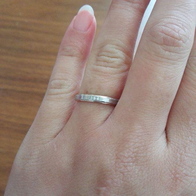 【MAHARAJA DIAMOND(マハラジャダイヤモンド)の口コミ】 私は、元々キラキラしている物がとても苦手で他にはこだわりが無くたまた…