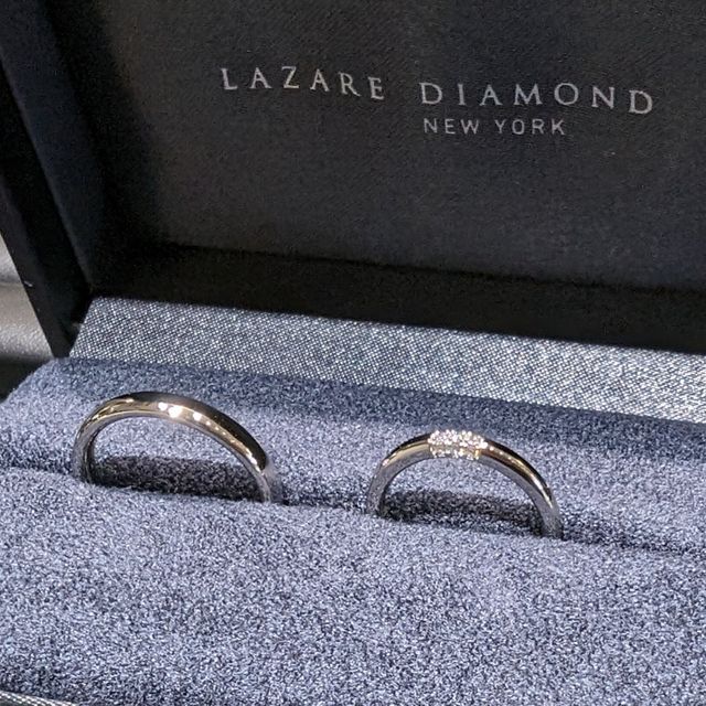 【ラザール ダイヤモンド(LAZARE DIAMOND)の口コミ】 女性用の指輪は3面にダイヤモンドが立体的にあしらってあり、アームがダイ…