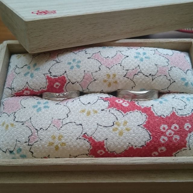 【杢目金屋(もくめがねや)の口コミ】 あまり派手ではない結婚指輪を探していたところ、杢目金屋を知りました。…