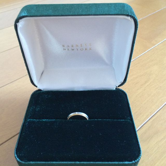 【バーニーズニューヨーク(BARNEYS NEW YORK)の口コミ】 結婚指輪はプラチナが定番ですが、普段のアクセサリーはゴールドもシルバ…