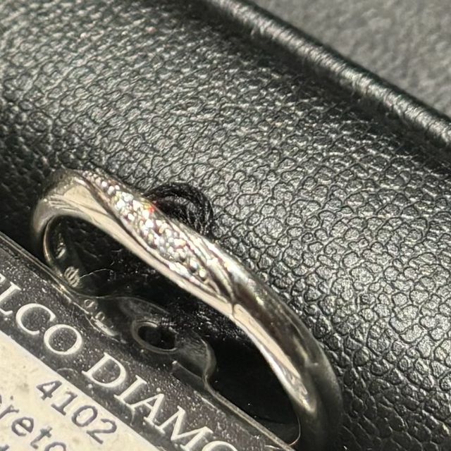 【エクセルコダイヤモンド(EXELCO DIAMOND)の口コミ】 【指輪のデザインについて】
エンゲージリングもマリッジリングも凝ったデ…