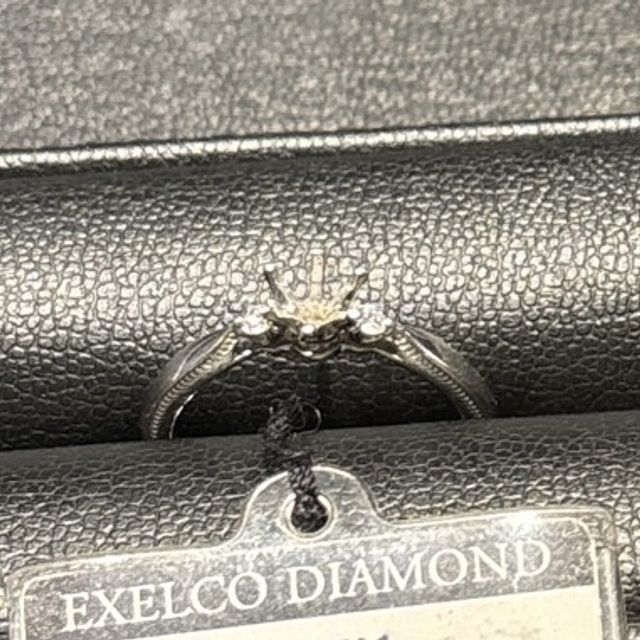 【エクセルコダイヤモンド(EXELCO DIAMOND)の口コミ】 【指輪のデザインについて】
エンゲージリングもマリッジリングも凝ったデ…