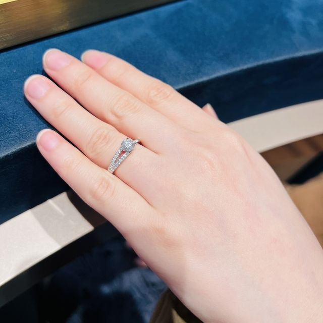 【Fred(フレッド)の口コミ】 デザインがとても可愛く、手元がすごく華やかなになる指輪です。個性的な…