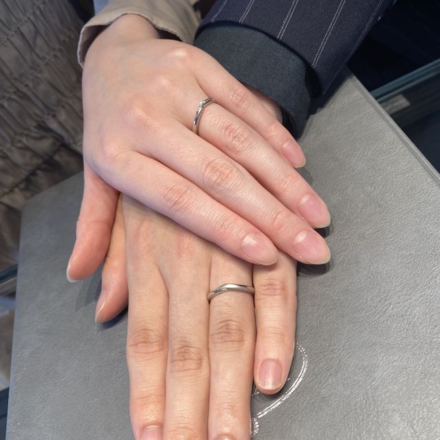 【エクセルコダイヤモンド(EXELCO DIAMOND)の口コミ】 色んな店舗に行ったり、デザインなど様々探していましたが、担当の方が色…