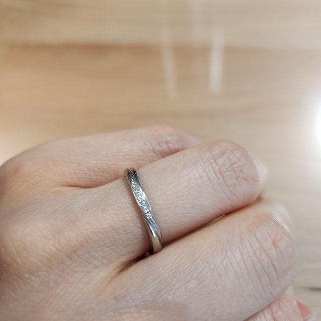 【銀座ダイヤモンドシライシの口コミ】 シンプルかつエレガントで飽きないデザインがとても気に入りました！他店…