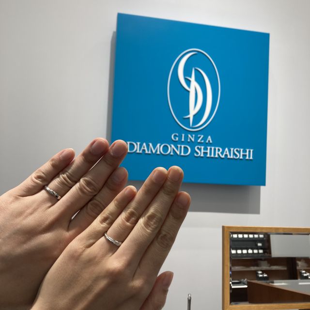 【銀座ダイヤモンドシライシの口コミ】 デザインがよく、他の店舗もまわったのですが、この指輪より可愛いのはな…