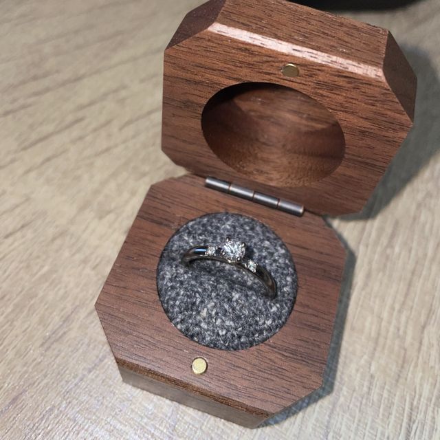 【鎌倉彫金工房の口コミ】 4種類から素材は好きなのが選べて時価で値段が変わります。ダイヤや誕生石…