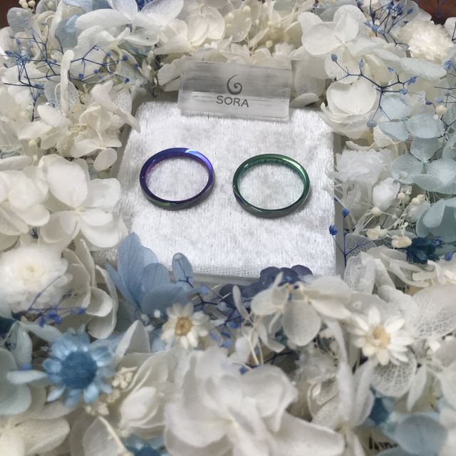【SORA(ソラ)の口コミ】 私と相手のイメージカラーをお互いの指輪の内側に取り入れ、いつでも相手…
