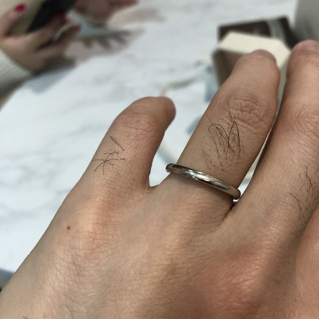 【TRECENTI(トレセンテ)の口コミ】 自分は職場でも付けたいと思っていたので、キラキラ光りすぎないものを探…