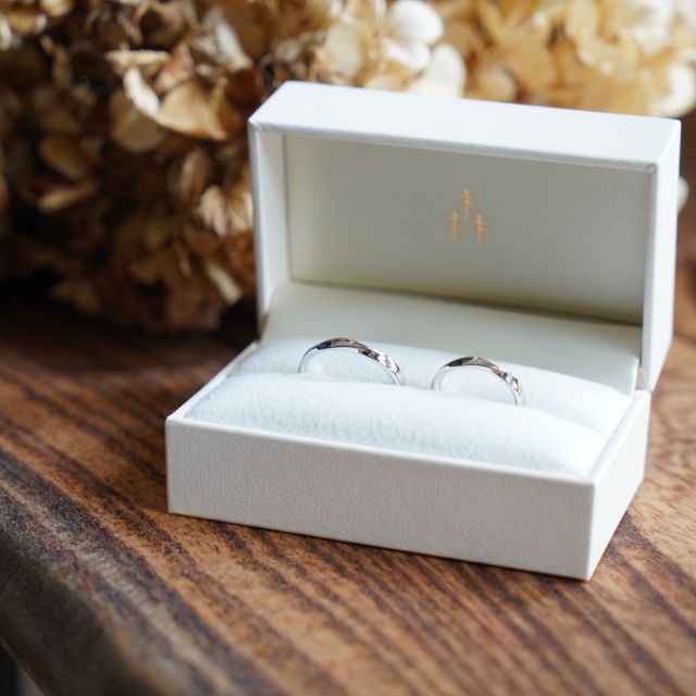 【THREE TREES(スリーツリーズ)の口コミ】 お互いに決めたデザインをしっかり実現できて、
たくさん写真も撮ってもら…