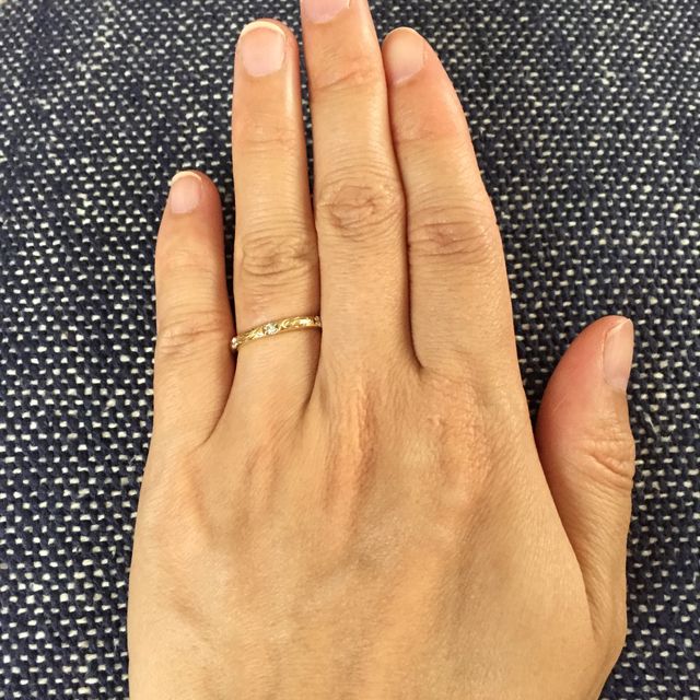 【Maxi(マキシ)の口コミ】 このシリーズは華奢で細身のデザインですが、石を入れないタイプ、入れる…