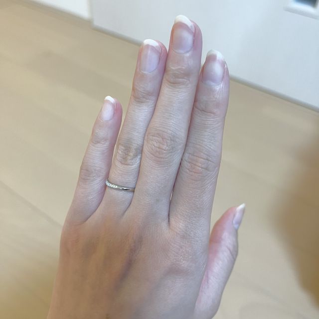 【with Happiness..の口コミ】 シンプルだけどシンプルすぎないデザインが気に入っています。波打ったデ…