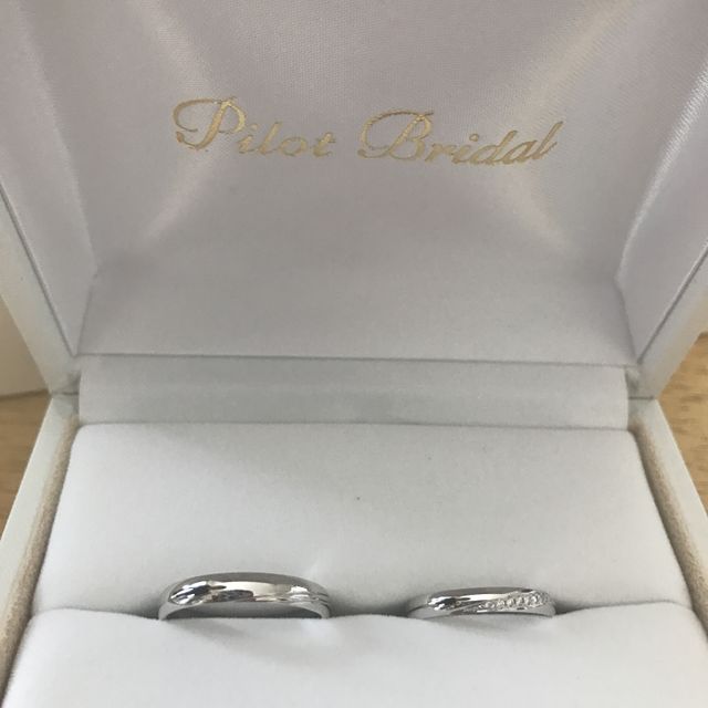 【PILOT BRIDAL(パイロットブライダル)の口コミ】 指輪を買うにあたっていくつかのブランドをまわり、検討しました。私たち…