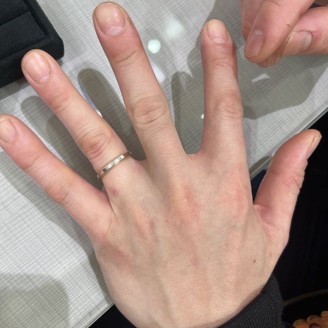 【ヴァンドーム青山(VENDOME AOYAMA)の口コミ】 デザイン性があり年齢を問わないフォルム。
ゴールドがポイントでとても綺…