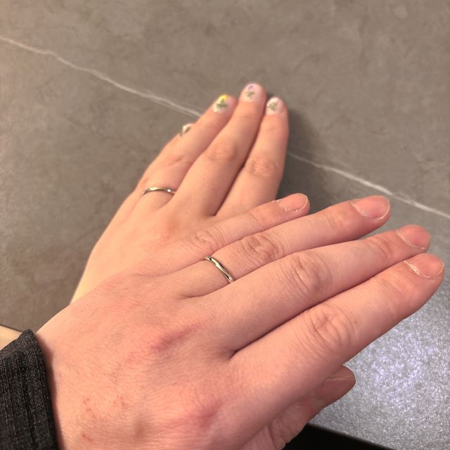 【アイプリモ(I-PRIMO)の口コミ】 お互い指輪をつけることが苦手なので、着けている感があまりない、なるべ…