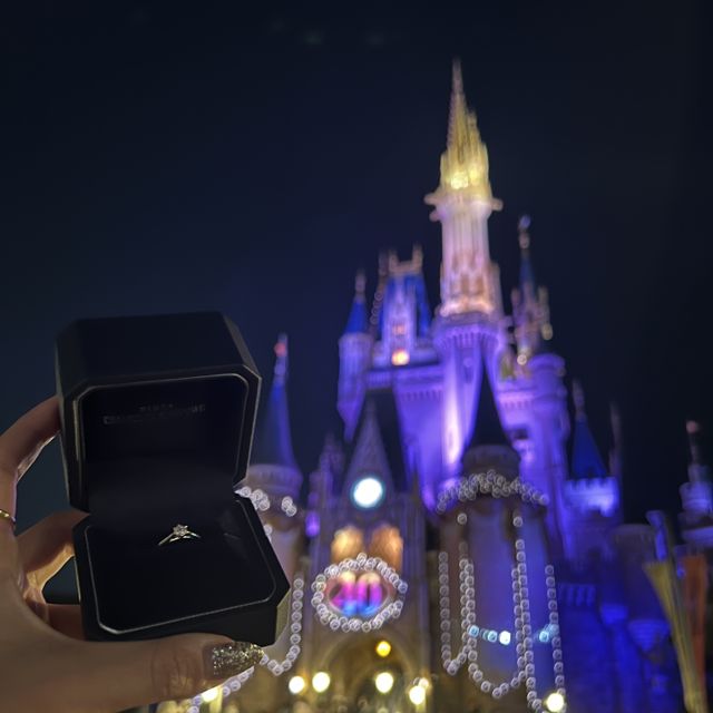 【銀座ダイヤモンドシライシの口コミ】 リングのデザインはシンプルに選びました。
普段使いもしたい、婚約指輪感…