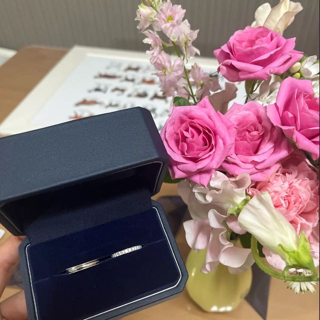 【銀座ダイヤモンドシライシの口コミ】 キラキラしているのが好きなのでエタニティを探していました。自分の理想…