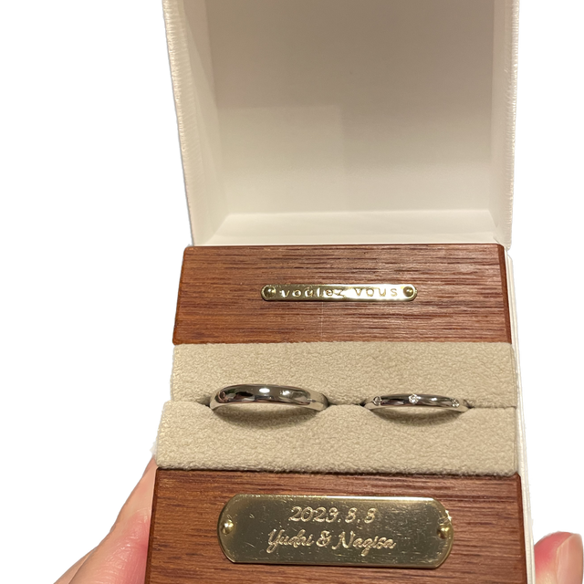 【voulez vous(ヴーレ・ヴー)の口コミ】 まず、プラチナがよかったのと、ダイヤが3点入っていて、ストレートの形が…